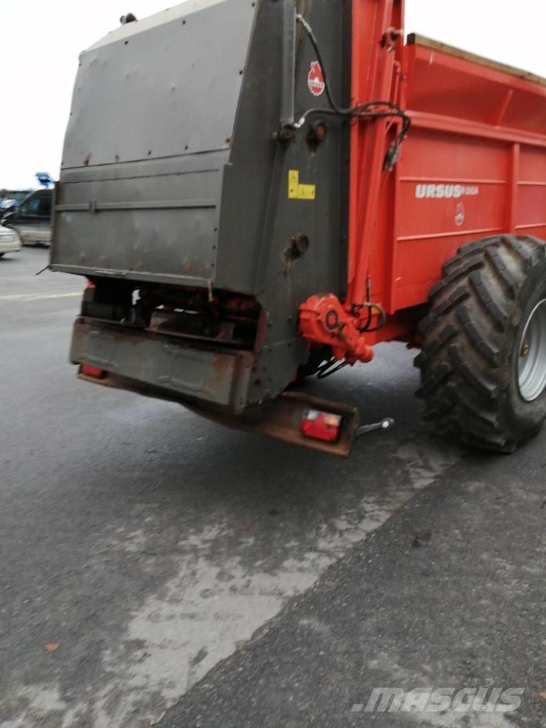 Ursus N-265/A Epandeur de fumier