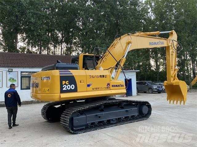 Komatsu PC200-8 Pelle sur chenilles