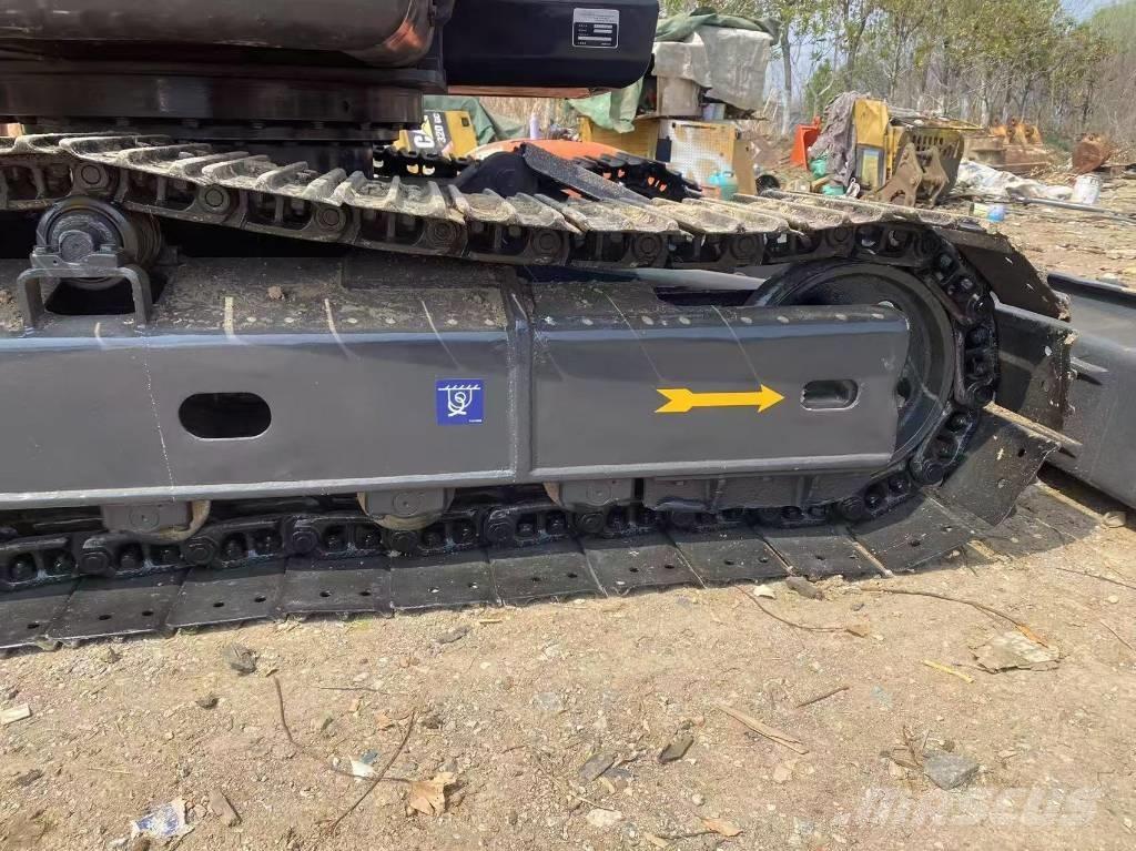 Doosan DX 75-9 C Mini pelle 7t-12t