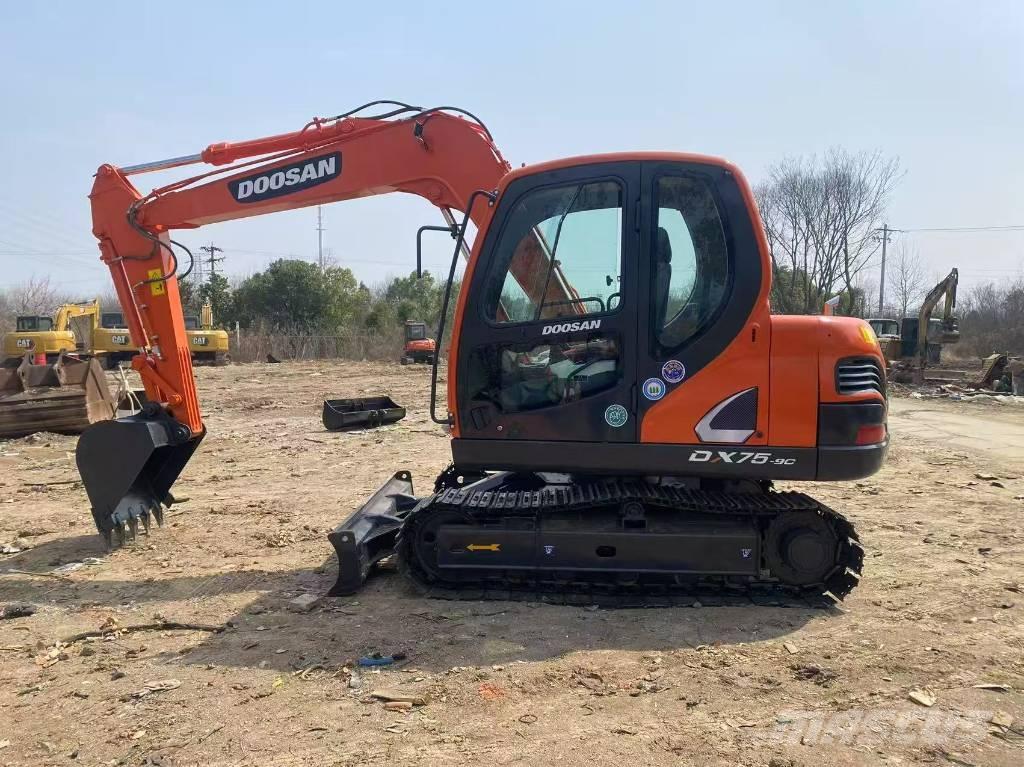 Doosan DX 75-9 C Mini pelle 7t-12t