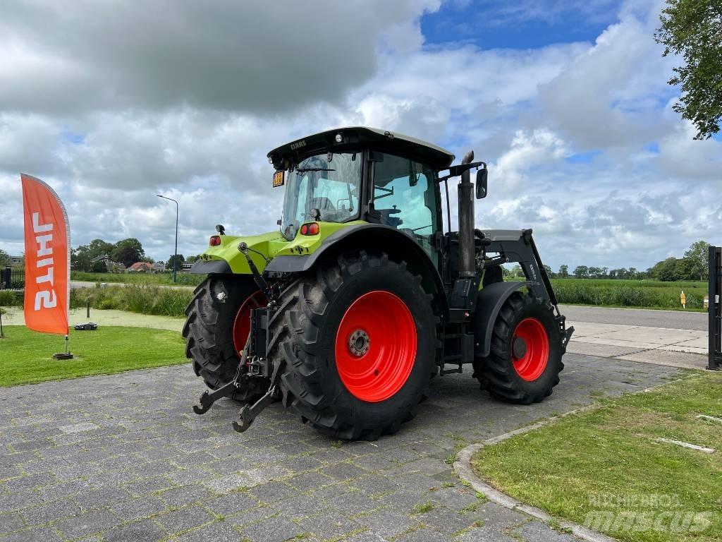 CLAAS Arion 530 CIS Tracteur