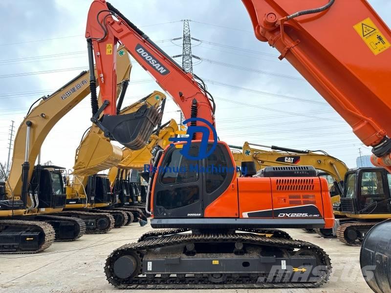 Doosan DX 225 LC-9C Pelle sur chenilles