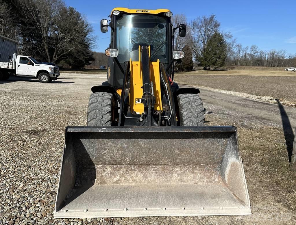 JCB 409 Chargeuse sur pneus