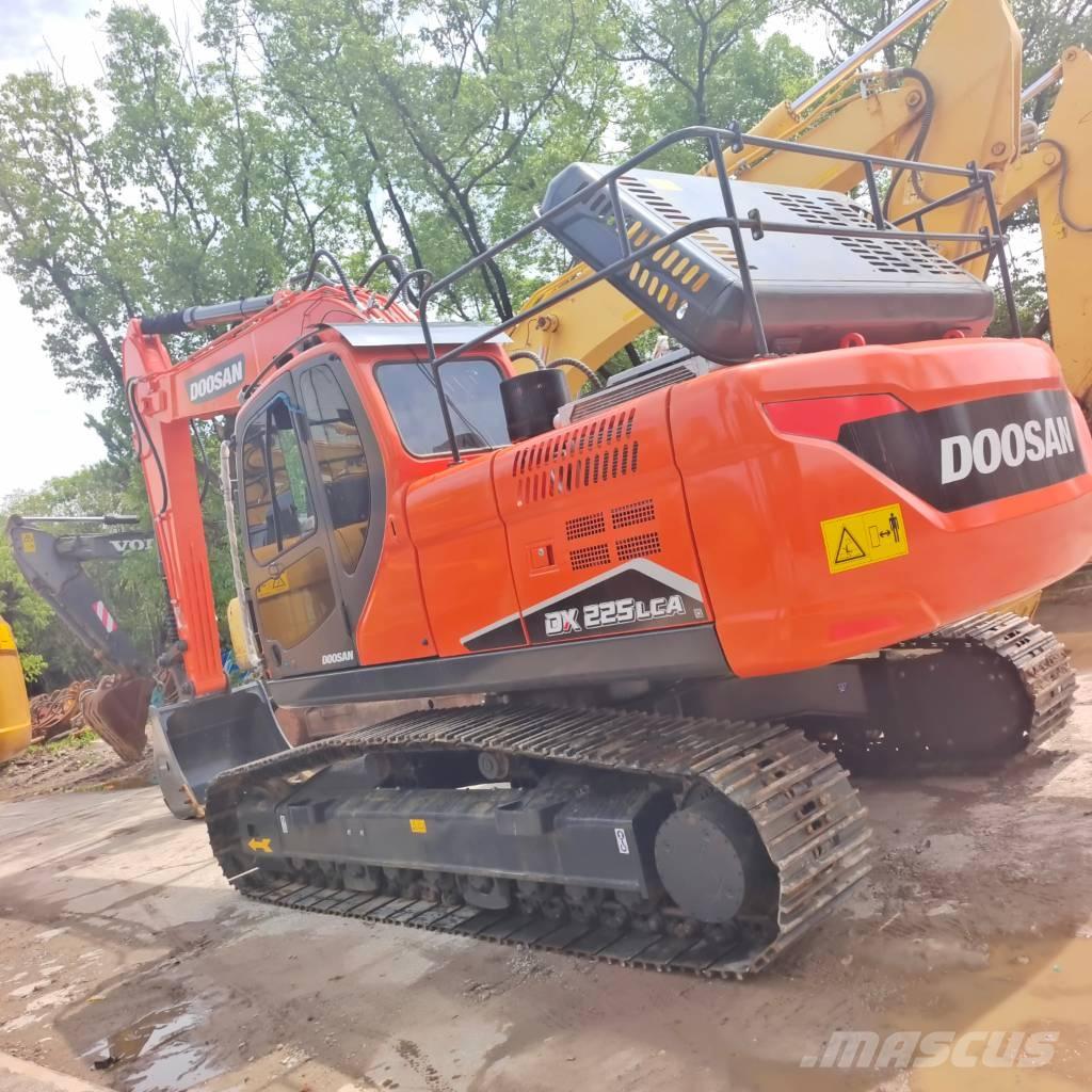 Doosan DX 225 LCA Pelle sur chenilles