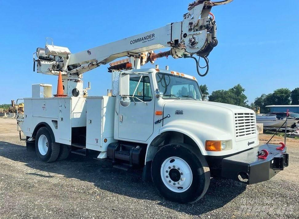 International 4700 Camions et véhicules municipaux