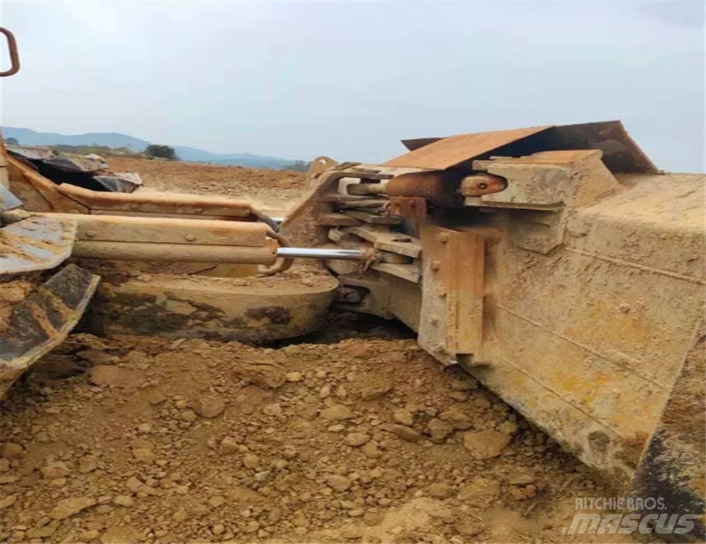 CAT D 6 N Bouteurs sur chenilles