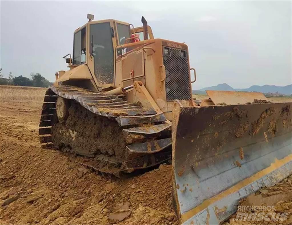 CAT D 6 N Bouteurs sur chenilles