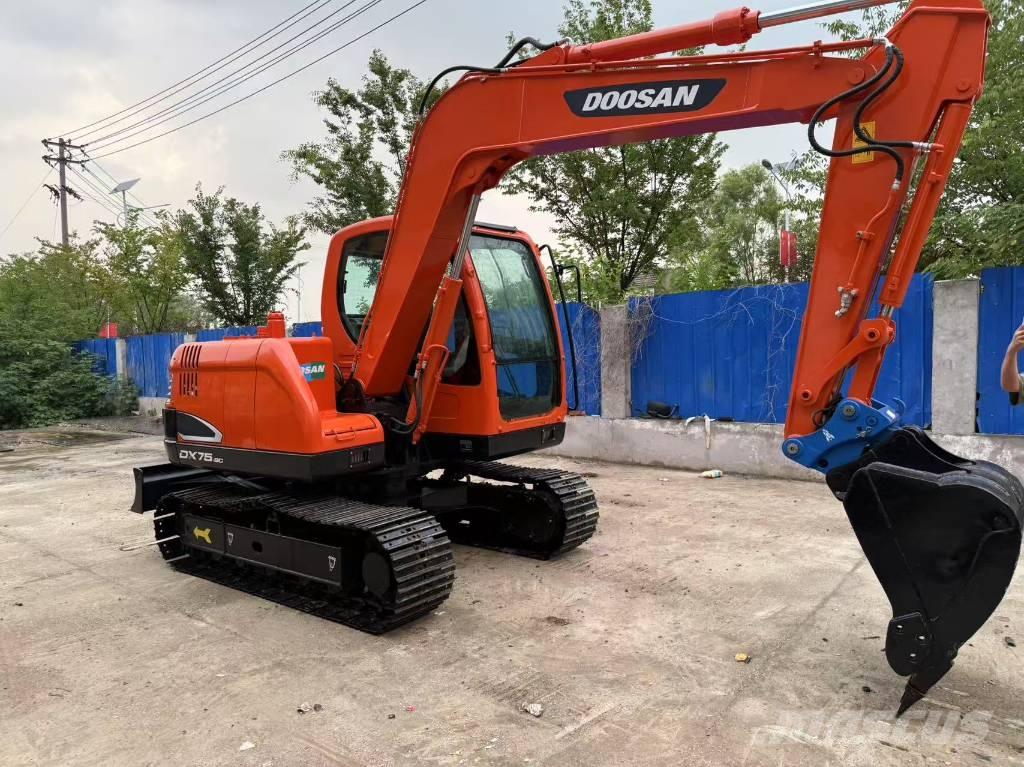 Doosan DX 75 Pelle sur chenilles