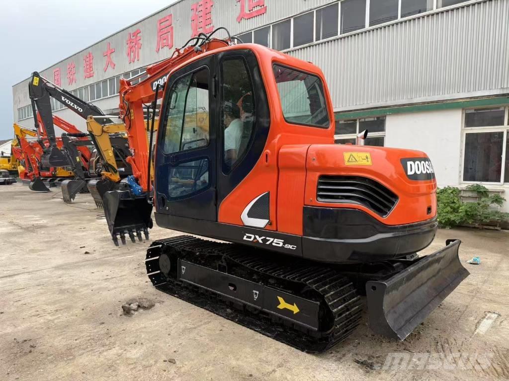 Doosan DX 75 Pelle sur chenilles