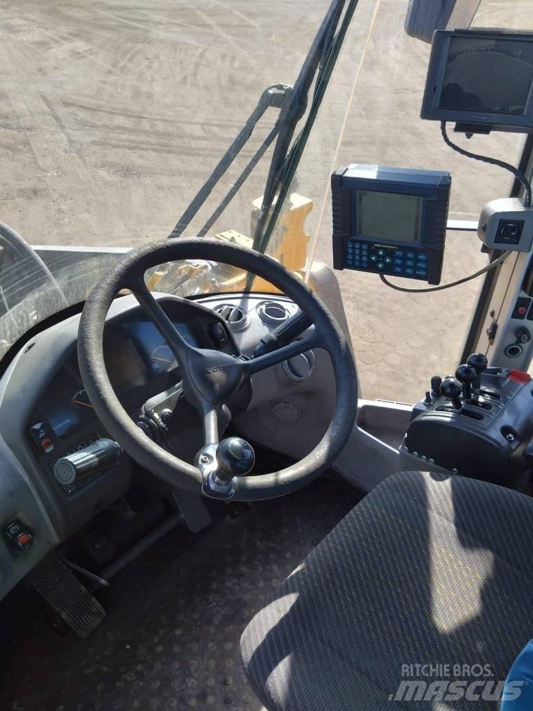 Volvo L 220 F Chargeuse sur pneus