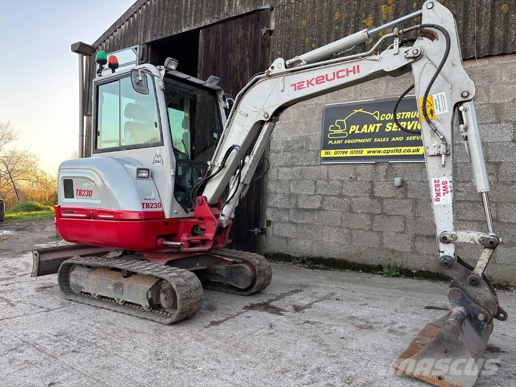 Takeuchi TB 230 Mini pelle < 7t