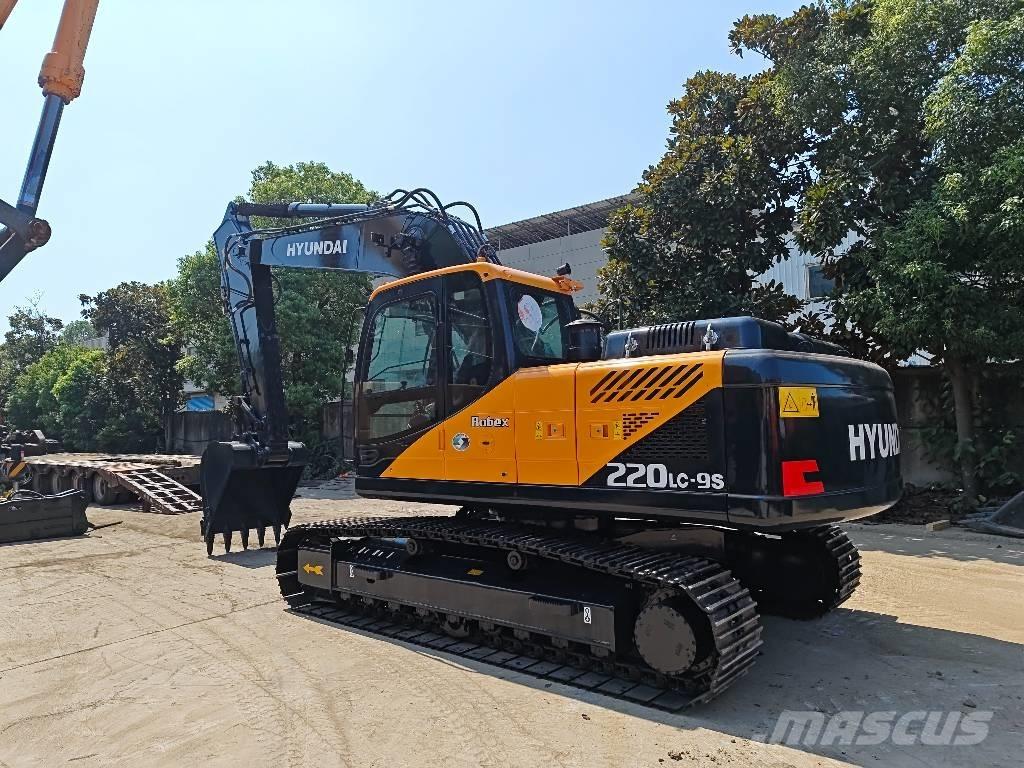 Hyundai R220LC-9S Pelle sur chenilles