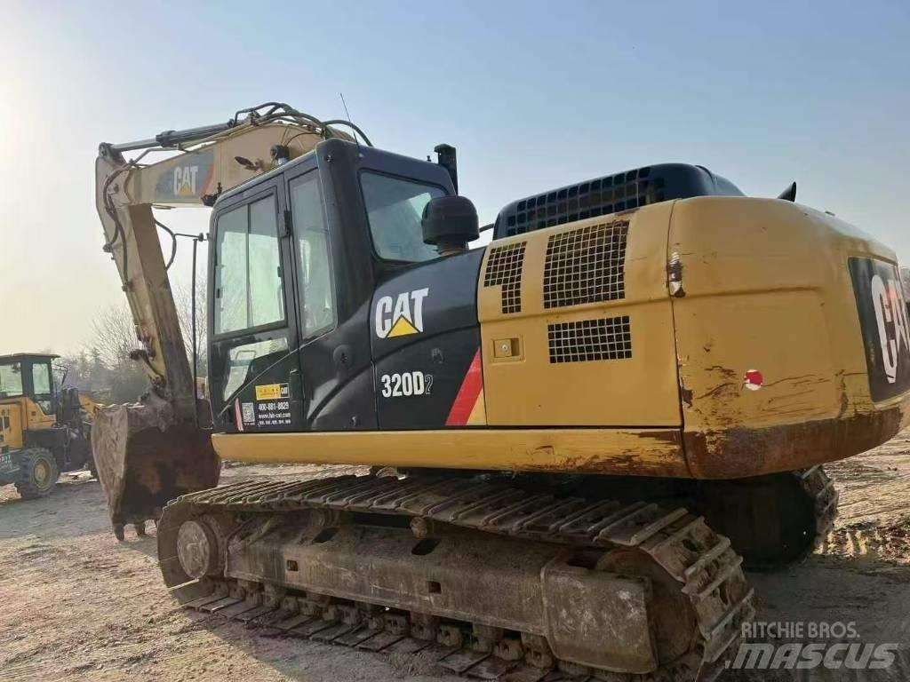 CAT 320 D2 Pelle sur chenilles