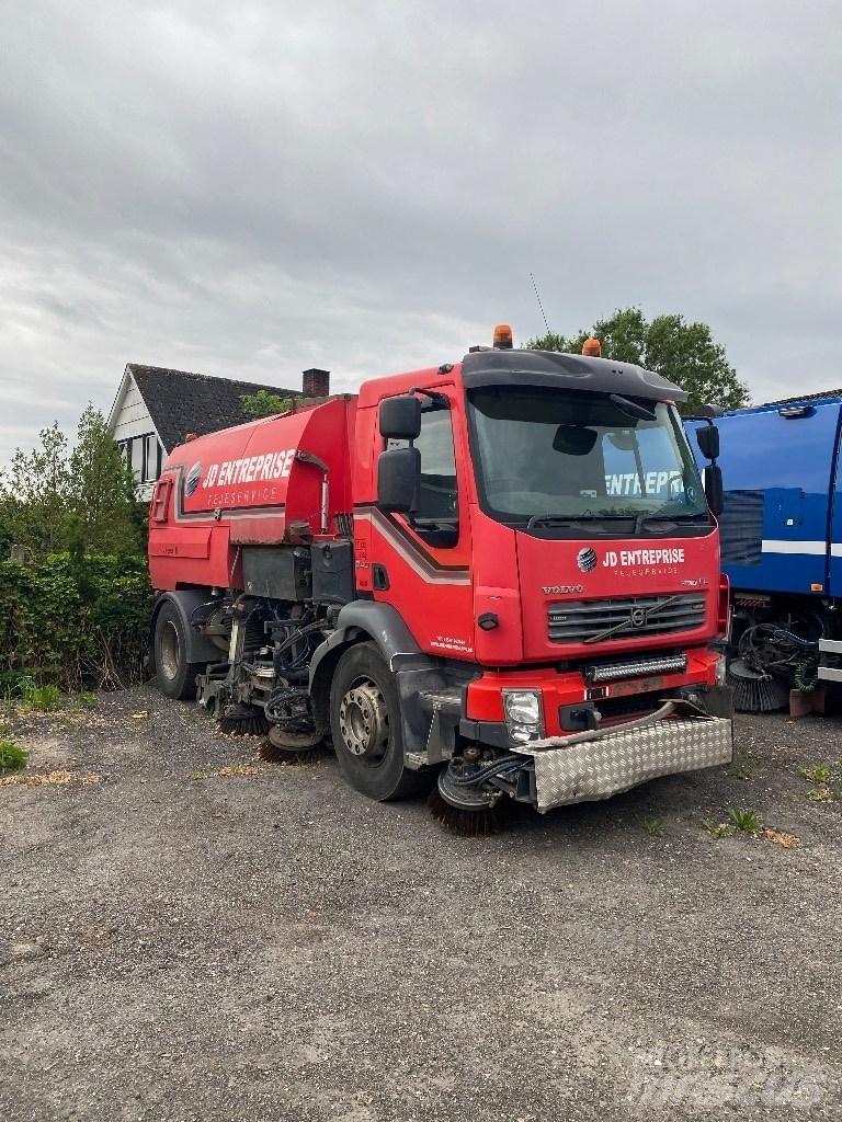 Volvo FL 240 Camion balayeur