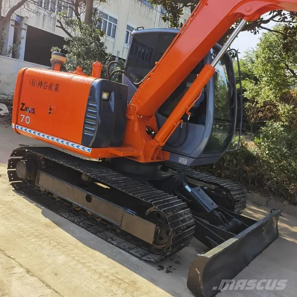Hitachi ZX70 Mini pelle 7t-12t
