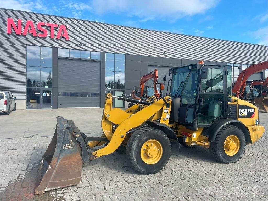 CAT 906M Chargeuse sur pneus
