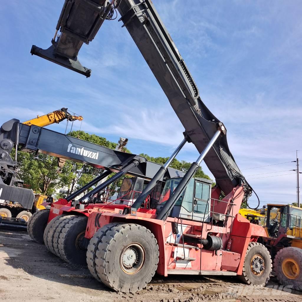 Kalmar DRT 450 Reachstackers