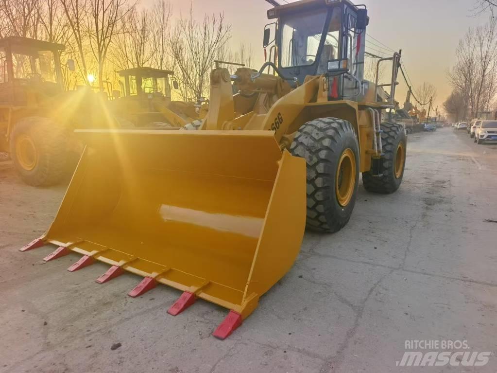 CAT 966G Chargeuse sur pneus