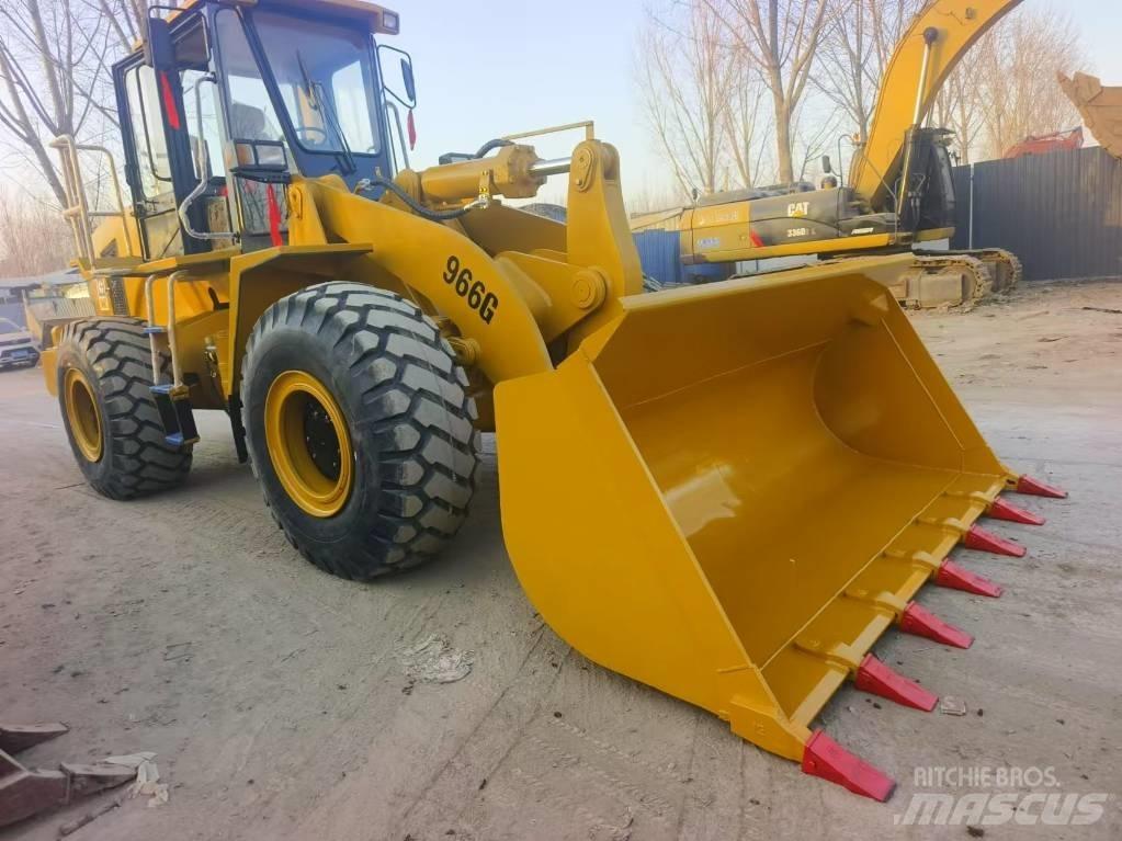 CAT 966G Chargeuse sur pneus