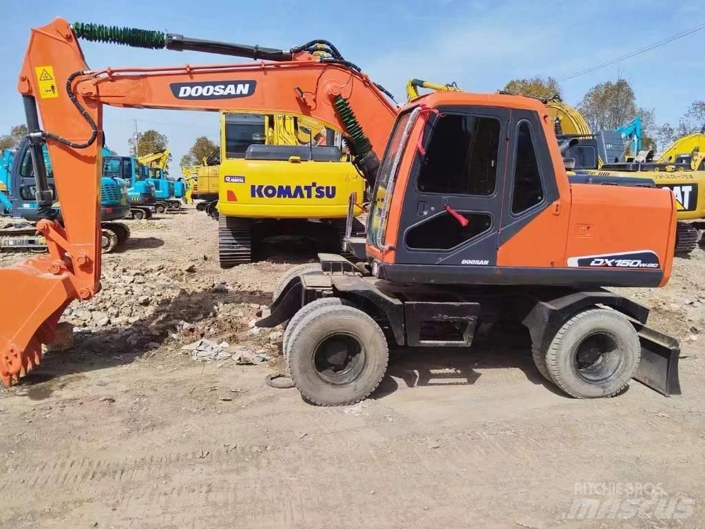 Doosan DX150W-9 Pelle sur pneus