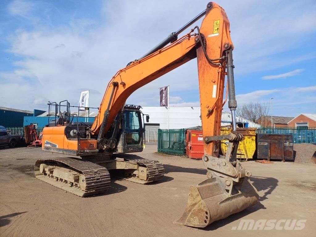 Develon DX225LC-5 Pelle sur chenilles