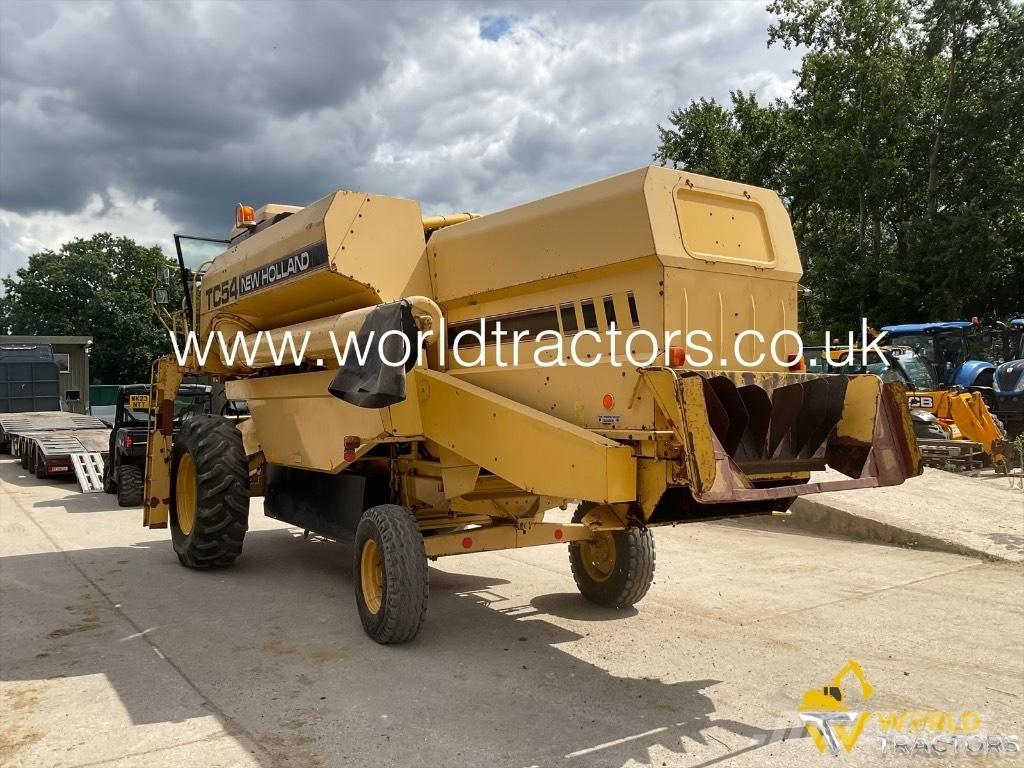 New Holland TC 54 Moissonneuse batteuse