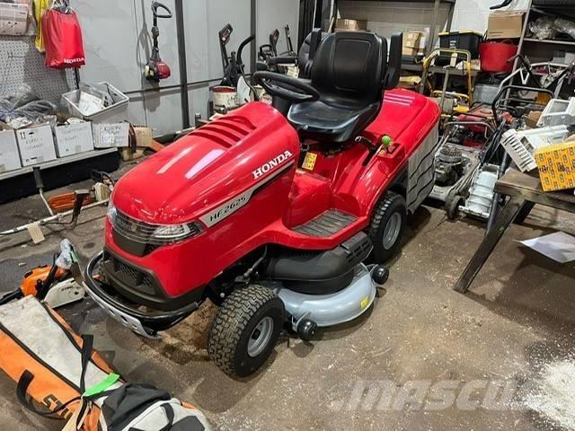 Honda HF2625 Tondeuses montées