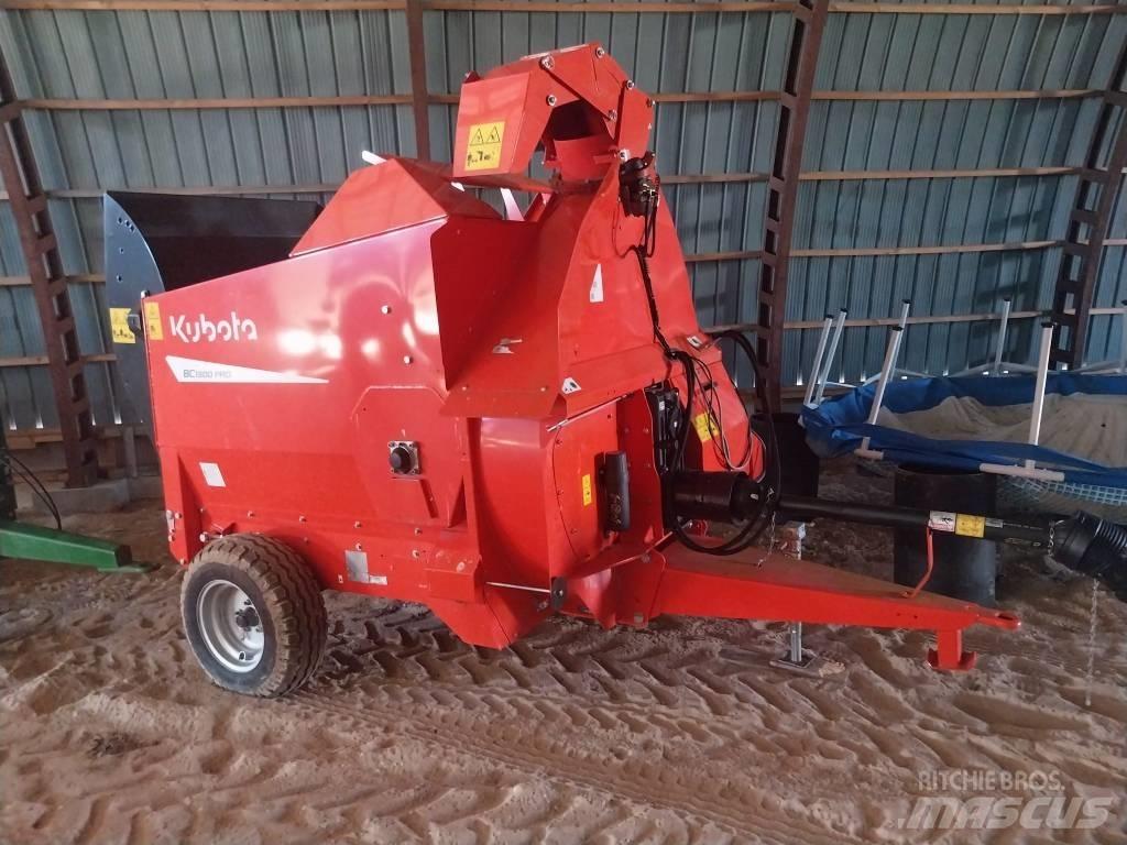 Kubota BC 1300 PRO Dérouleuse, pailleuse