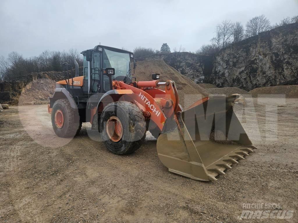 Hitachi ZW 220 Chargeuse sur pneus