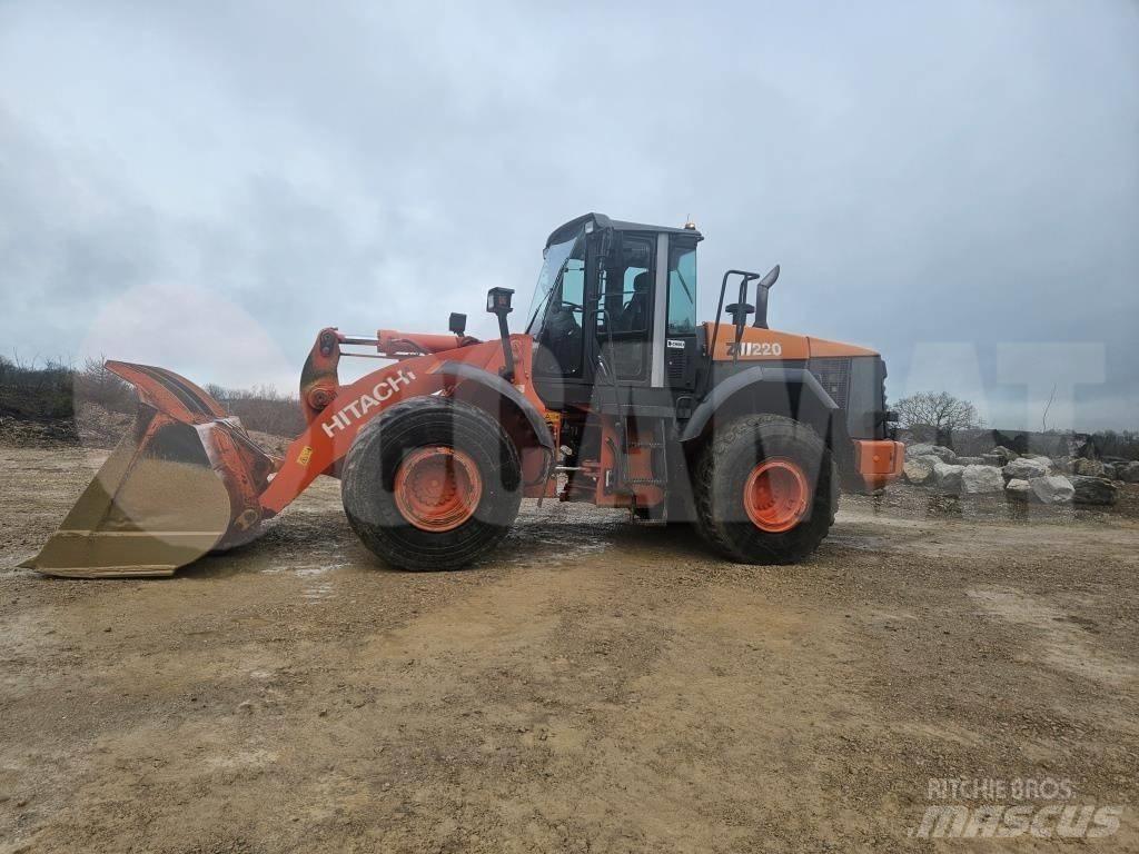Hitachi ZW 220 Chargeuse sur pneus
