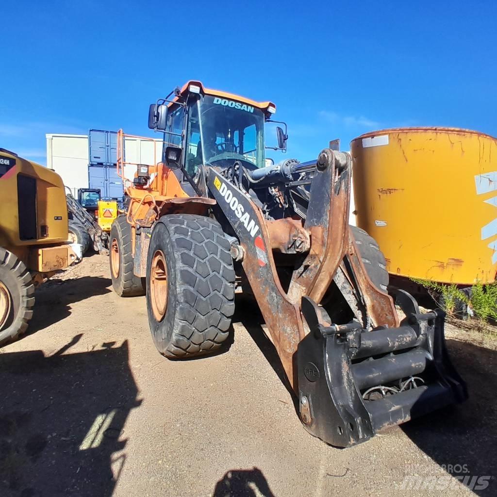 Doosan DL 300-5 Chargeuse sur pneus