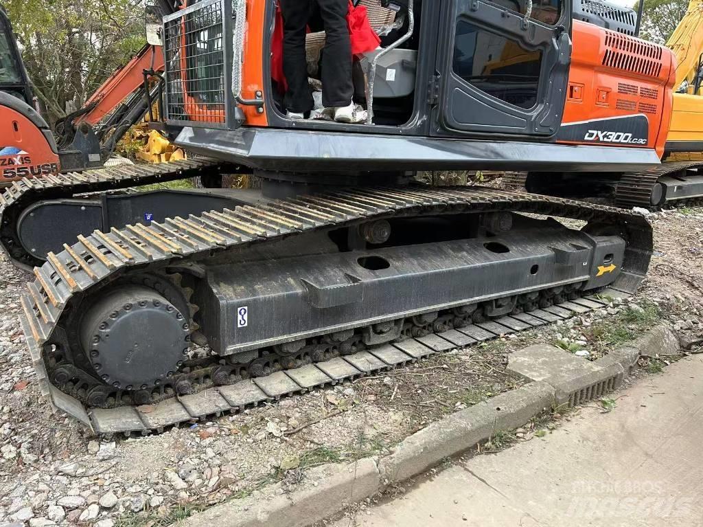 Doosan DX 300 Pelle sur chenilles