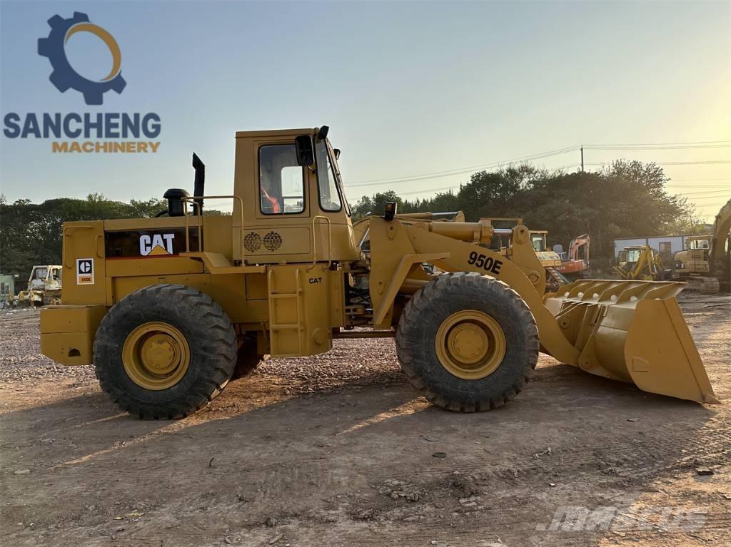 CAT 950 E Chargeuse sur pneus