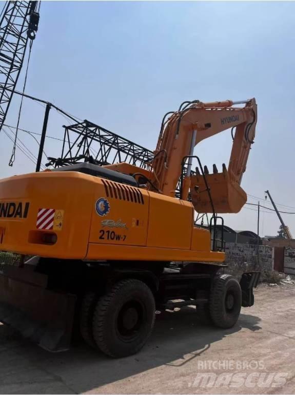 Hyundai 210W-7 Pelle sur pneus