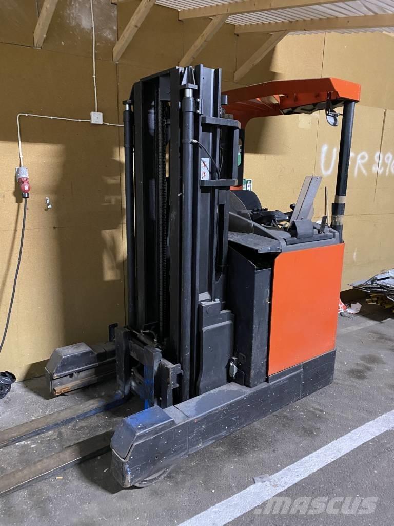 BT RR b 8 Chariot à mât rétractable