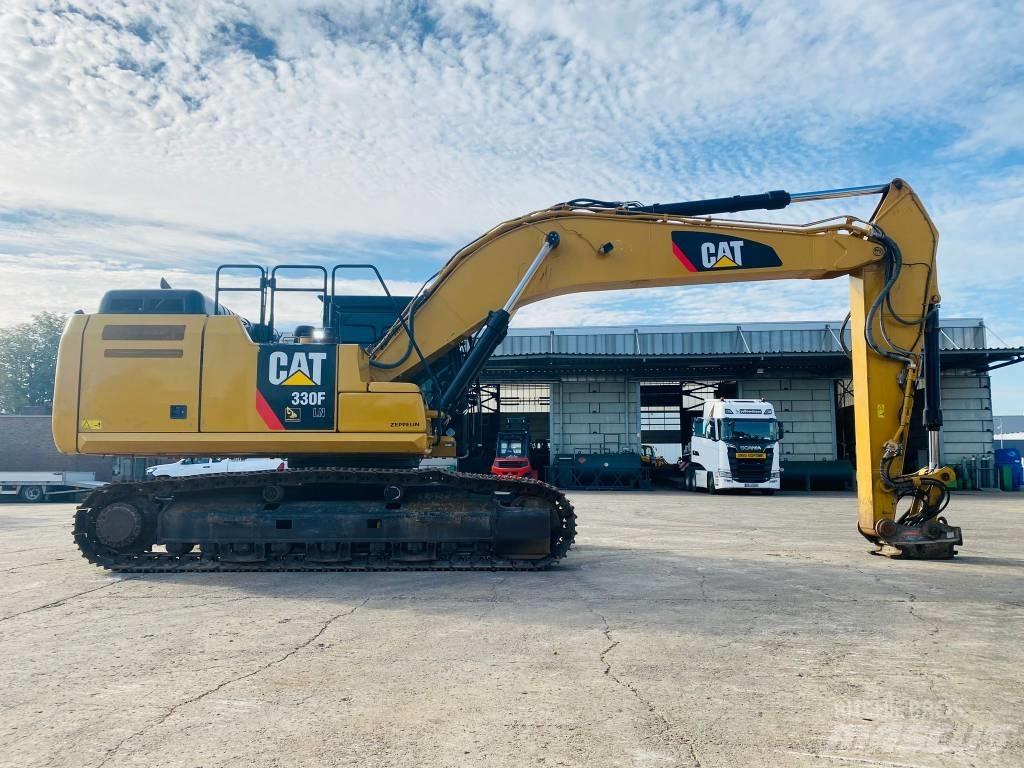 CAT 330 fln Pelle sur chenilles