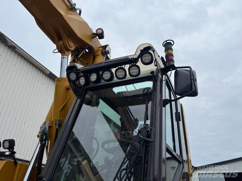 Hydrema M1600C Rail Pelle sur pneus