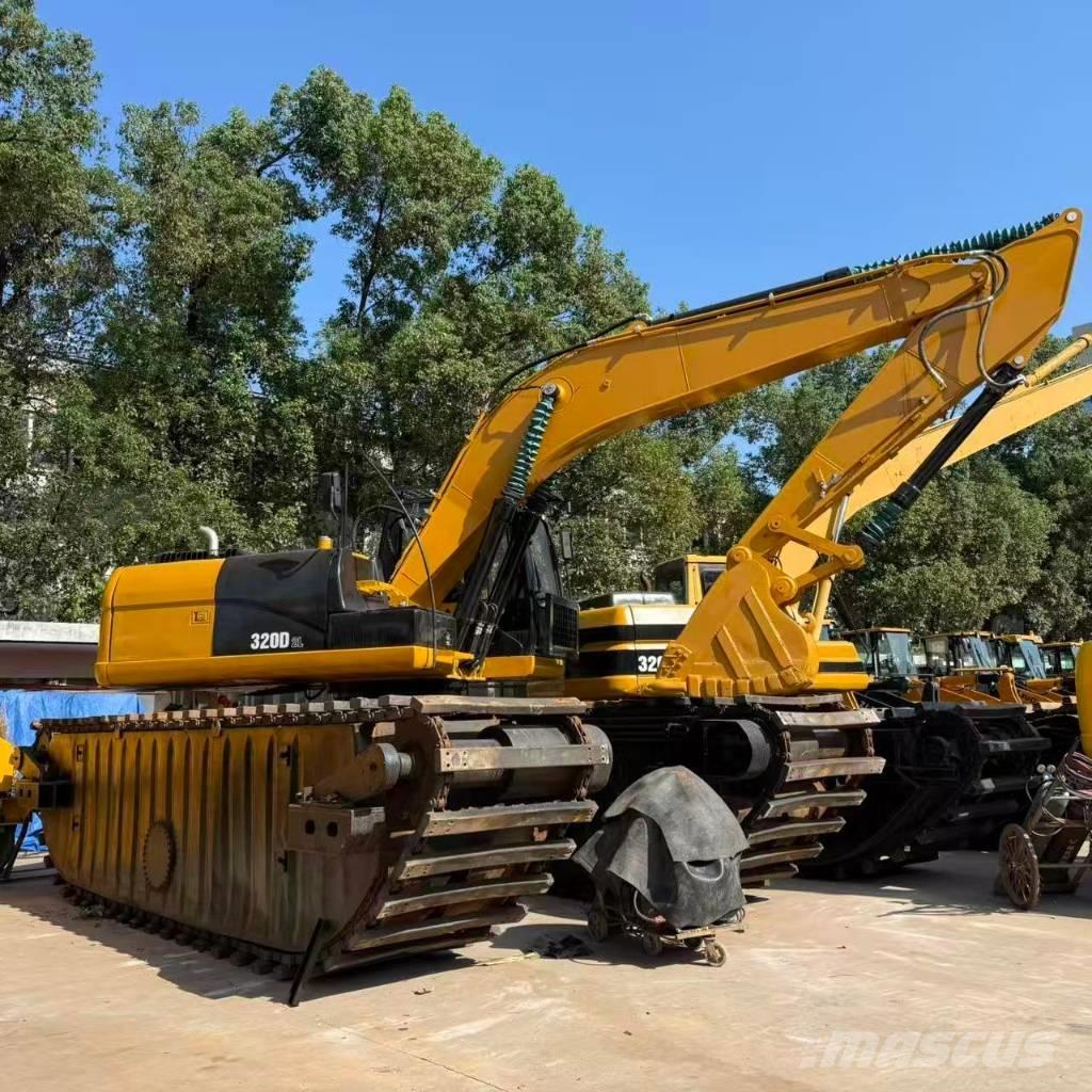 CAT 320D2 Pelles amphibies