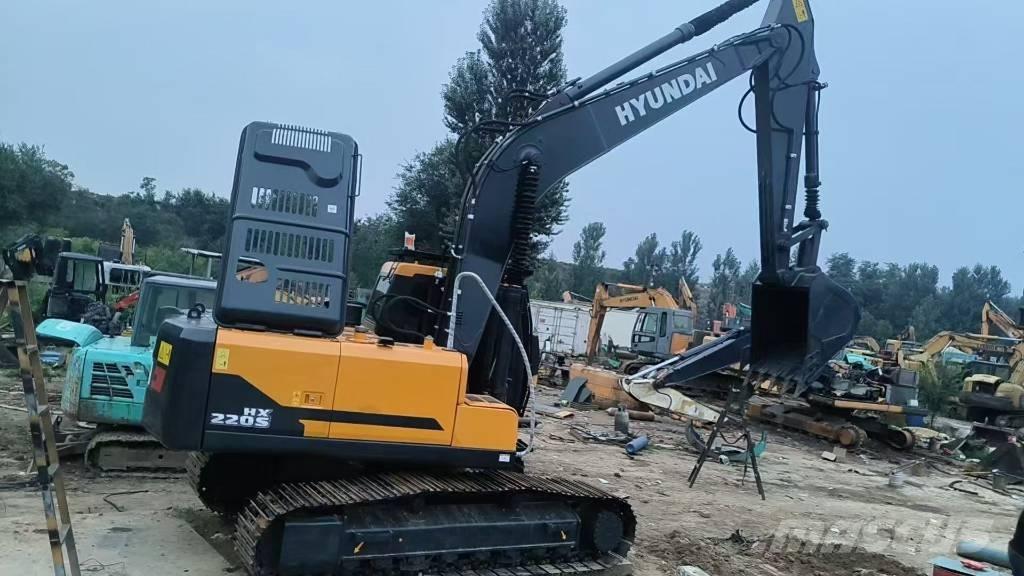 Hyundai HX220S Pelle sur chenilles