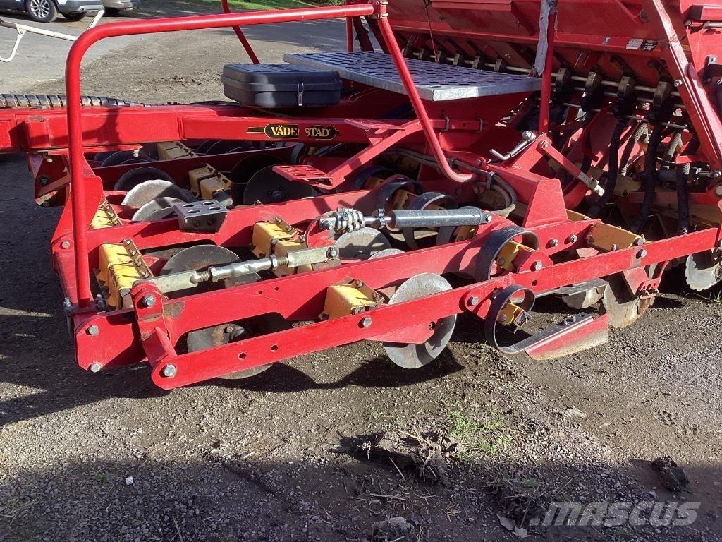 Väderstad Rapid300C Semoir combiné