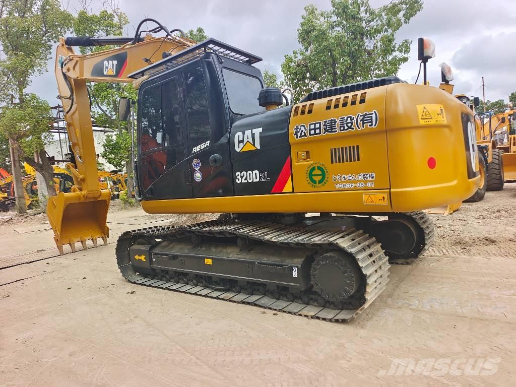 CAT 320D2GC Pelle sur chenilles
