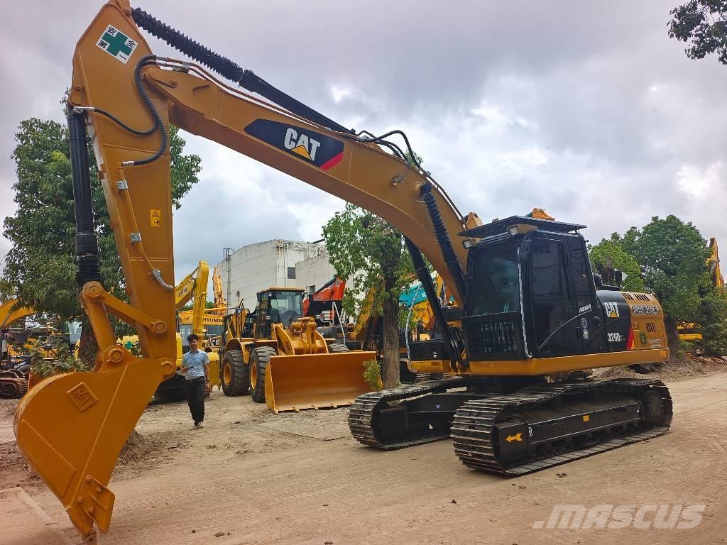 CAT 320D2GC Pelle sur chenilles