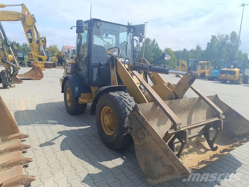 CAT 906 H Chargeuse sur pneus