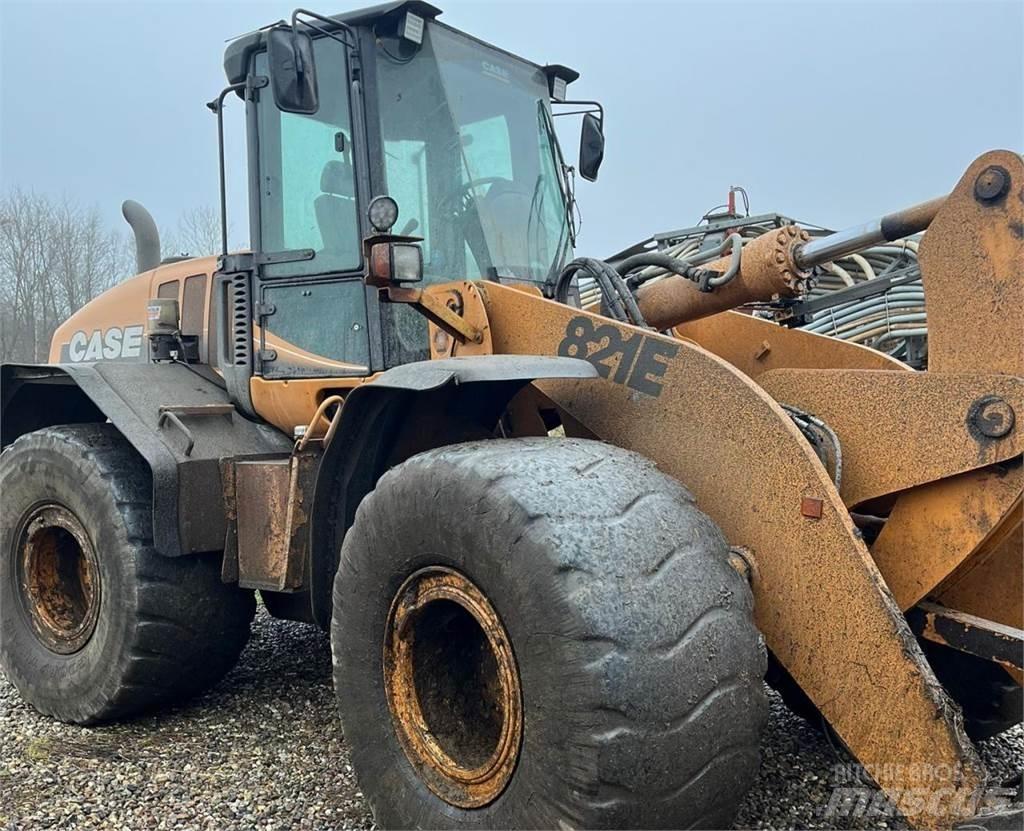 Case IH 821E Chargeuse sur pneus