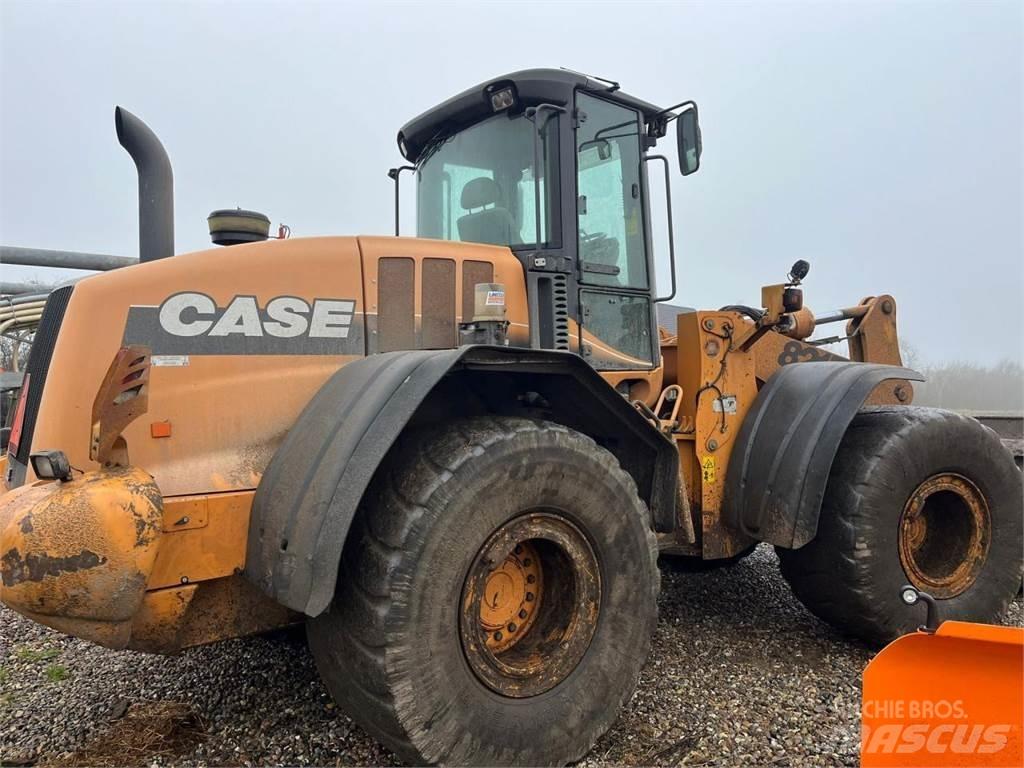 Case IH 821E Chargeuse sur pneus