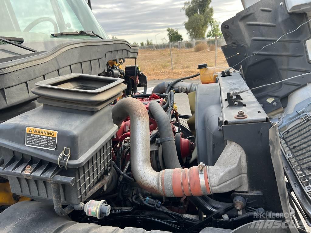 International 4300 Camion plateau