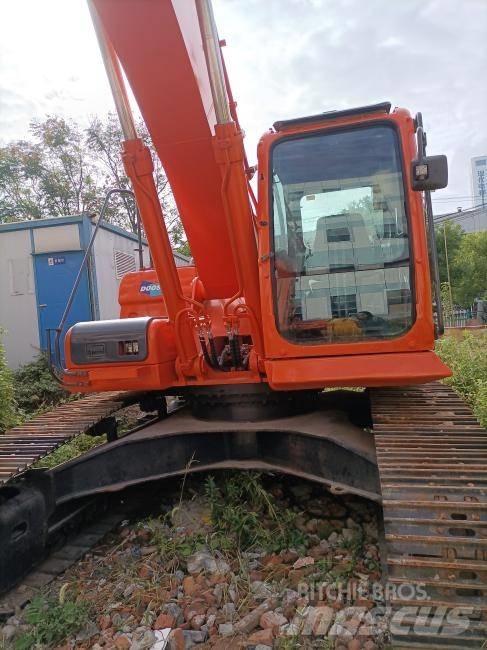 Doosan DX 300 Pelle sur chenilles