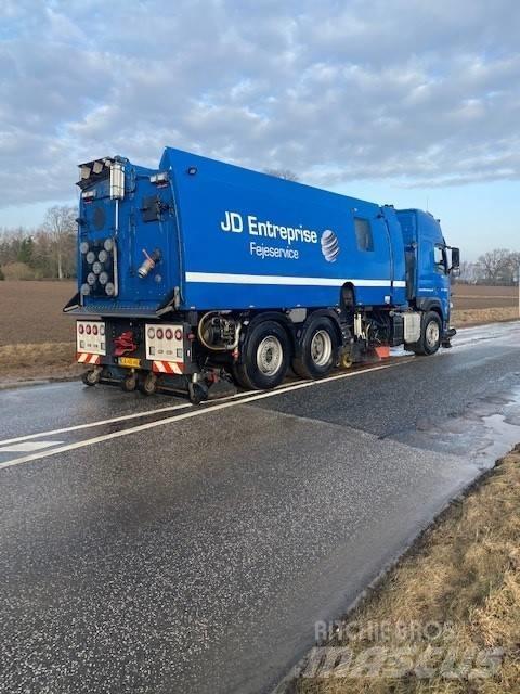 Volvo FM 500 Camion balayeur