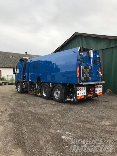Volvo FM 500 Camion balayeur
