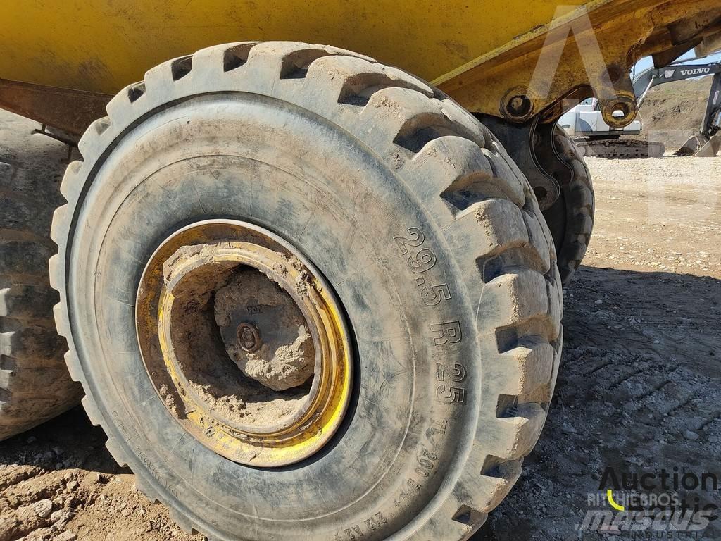 Komatsu HM400 Tombereau articulé